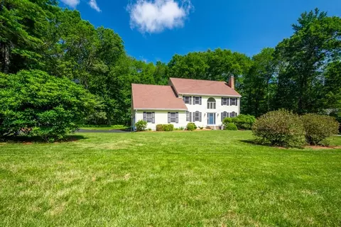 124 Mastro Dr, Franklin, MA 02038