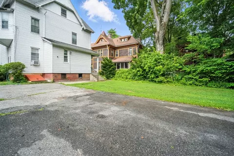 117 Buckingham St, Springfield, MA 01109 photo 4