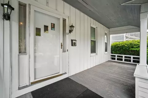117 Buckingham St, Springfield, MA 01109 photo 2