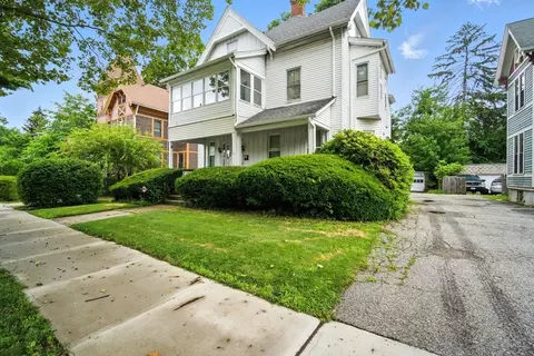 117 Buckingham St, Springfield, MA 01109