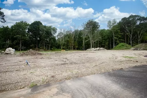 4 Hadley Heights Way, Freetown, MA 02702