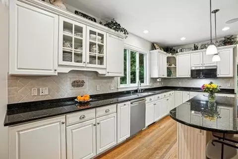 8 Miscoe Hill Rd, Upton, MA 01568 photo 4
