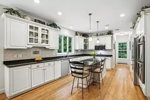 8 Miscoe Hill Rd, Upton, MA 01568 photo 9