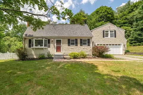 10 Carlida Rd, Groveland, MA 01834