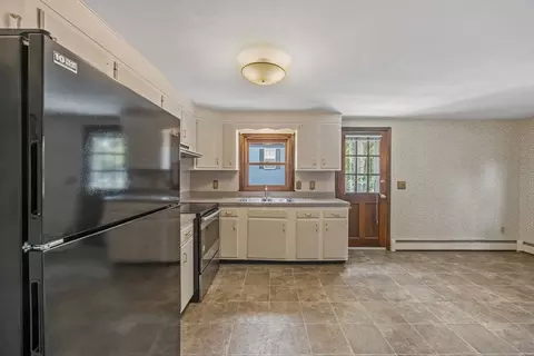 Kitchen - 152 Bridge St, Beverly, MA 01915 photo 3 of 3