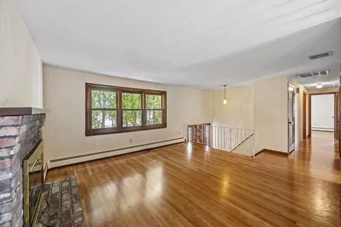 Living - 152 Bridge St, Beverly, MA 01915 photo 2 of 3