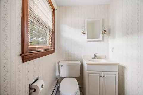 Bath - 152 Bridge St, Beverly, MA 01915 photo 1 of 3
