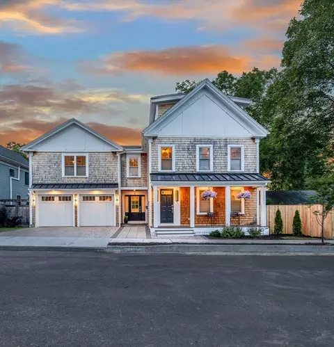 6 Butler St, Newburyport, MA 01950