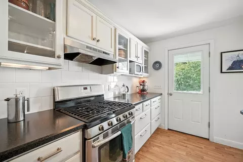 33 West St, Easthampton, MA 01027 photo 11