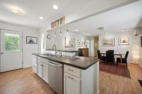 33 West St, Easthampton, MA 01027 photo 9
