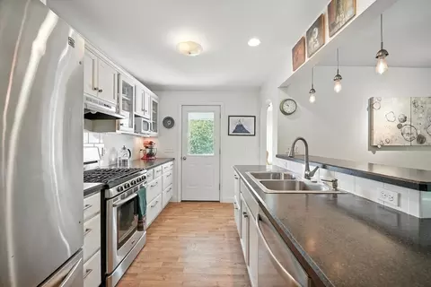 33 West St, Easthampton, MA 01027 photo 10