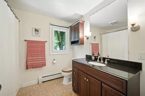 33 West St, Easthampton, MA 01027 photo 15