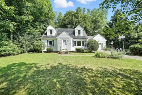 33 West St, Easthampton, MA 01027