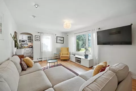 33 West St, Easthampton, MA 01027 photo 6