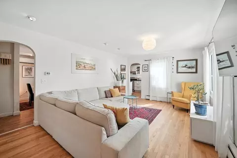 33 West St, Easthampton, MA 01027 photo 4