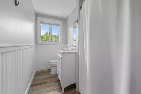 Bath - 6 Exeter Rd, Beverly, MA 01915 photo 2 of 2