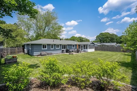 Exterior - 6 Exeter Rd, Beverly, MA 01915 photo 7 of 9