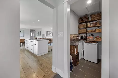 Entry Way - 6 Exeter Rd, Beverly, MA 01915 photo 1 of 1