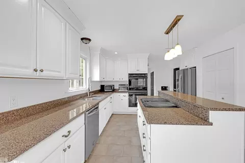 Kitchen - 9 Vincent Rd, Mendon, MA 01756 photo 1 of 2