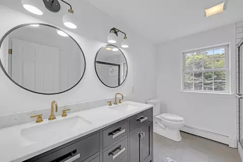 Bath - 9 Vincent Rd, Mendon, MA 01756 photo 2 of 4