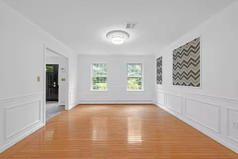 Living - 9 Vincent Rd, Mendon, MA 01756 photo 3 of 3