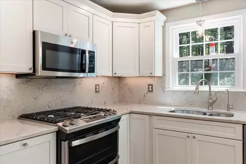 Kitchen - 11 Apple Rdg #5, Maynard, MA 01754 photo 4 of 4