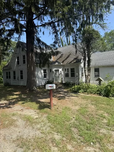 159 County St, Lakeville, MA 02347