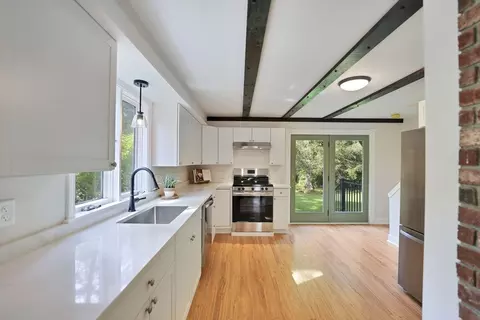 18 Brown St, Wareham, MA 02571 photo 6