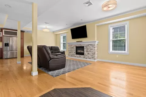 Living - 8 Sylvan # A, Danvers, MA 01923 photo 4 of 4