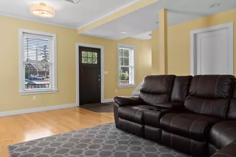 Entry Way - 8 Sylvan # A, Danvers, MA 01923 photo 1 of 6