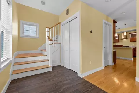 Entry Way - 8 Sylvan # A, Danvers, MA 01923 photo 4 of 6