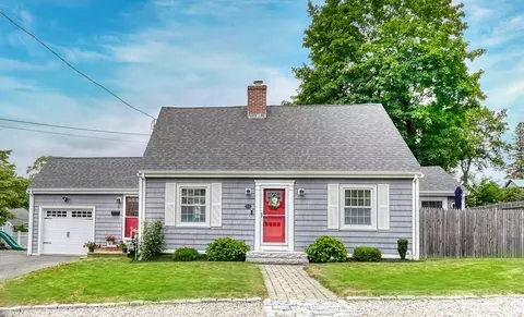69 Prospect St, Hyde Park, MA 02136