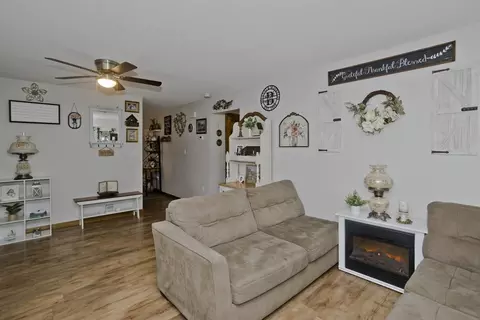 15 Castlegate Dr #A, Springfield, MA 01129 photo 11