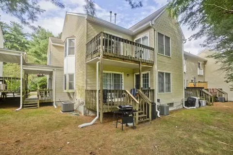 15 Castlegate Dr #A, Springfield, MA 01129 photo 14