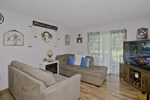 15 Castlegate Dr #A, Springfield, MA 01129 photo 10
