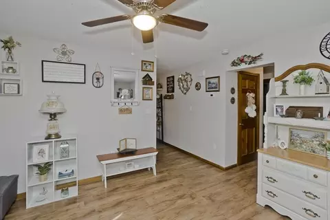 15 Castlegate Dr #A, Springfield, MA 01129 photo 2
