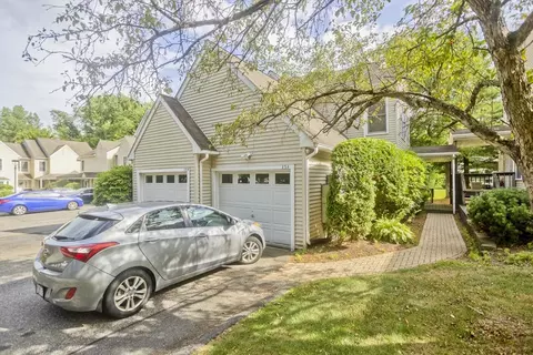 15 Castlegate Dr #A, Springfield, MA 01129