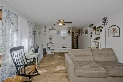 15 Castlegate Dr #A, Springfield, MA 01129 photo 12