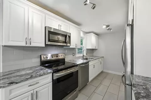 6 Oakridge Cir, Easthampton, MA 01027 photo 7