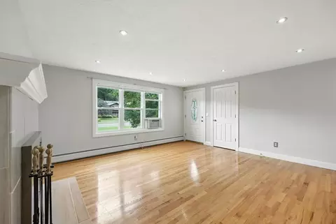 6 Oakridge Cir, Easthampton, MA 01027 photo 18