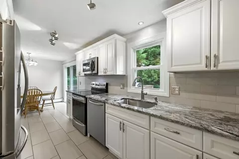 6 Oakridge Cir, Easthampton, MA 01027 photo 6