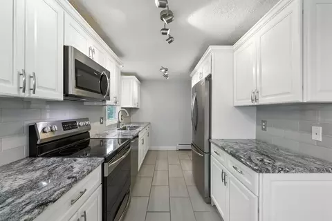 6 Oakridge Cir, Easthampton, MA 01027 photo 8