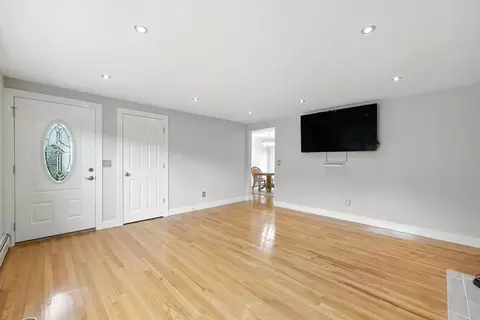 6 Oakridge Cir, Easthampton, MA 01027 photo 17