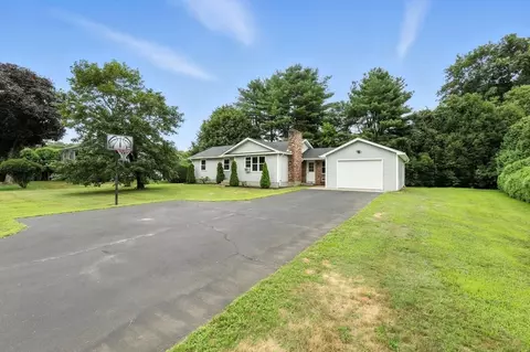 6 Oakridge Cir, Easthampton, MA 01027 photo 2