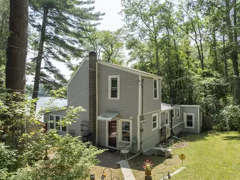 20 Ridgewood Ln, Methuen, MA 01844