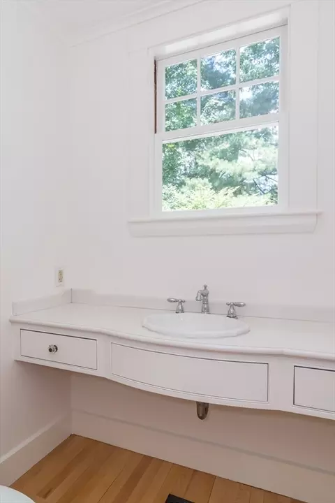 Bath - 31 Walpole St, Dover, MA 02030 photo 1 of 3
