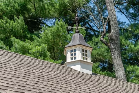 Exterior - 31 Walpole St, Dover, MA 02030 photo 6 of 7