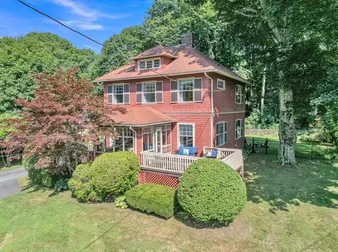 64 Park St, Hudson, MA 01749