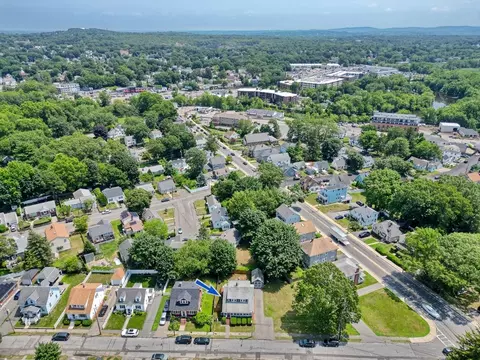 View/Area - 19 Hillside Rd, Dedham, MA 02026 photo 5 of 9