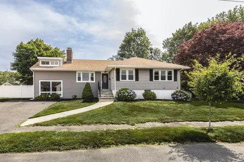 16 Countryside Ln, Marblehead, MA 01945